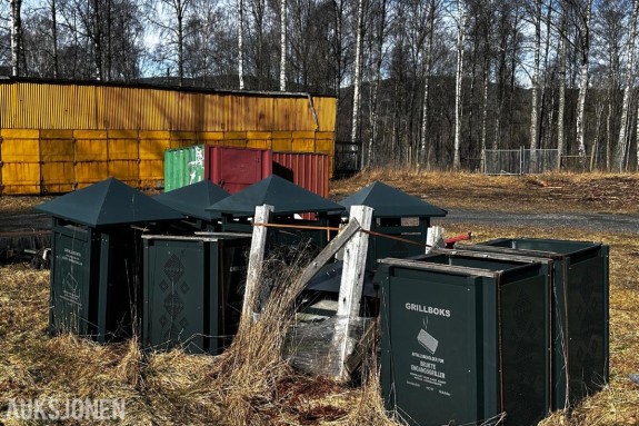 Grillbokser  for avfall fra brukte engangsgriller